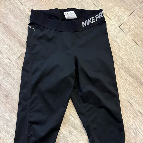 Nike Pro Capri Leggings Small - Picture 1 of 6